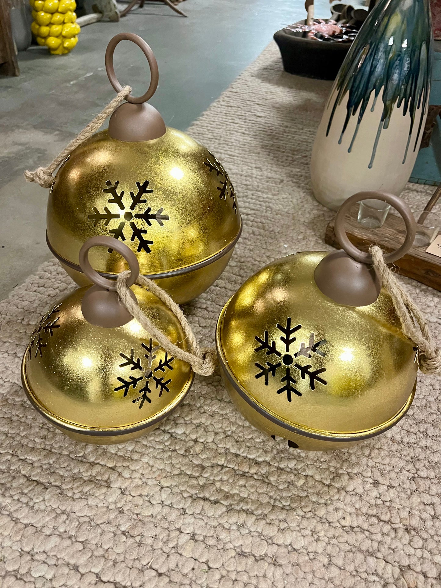 SET | VAN | 3 | GROTE | KERSTBALLEN | IN | 2 KLEUREN | VERKRIJGBAAR