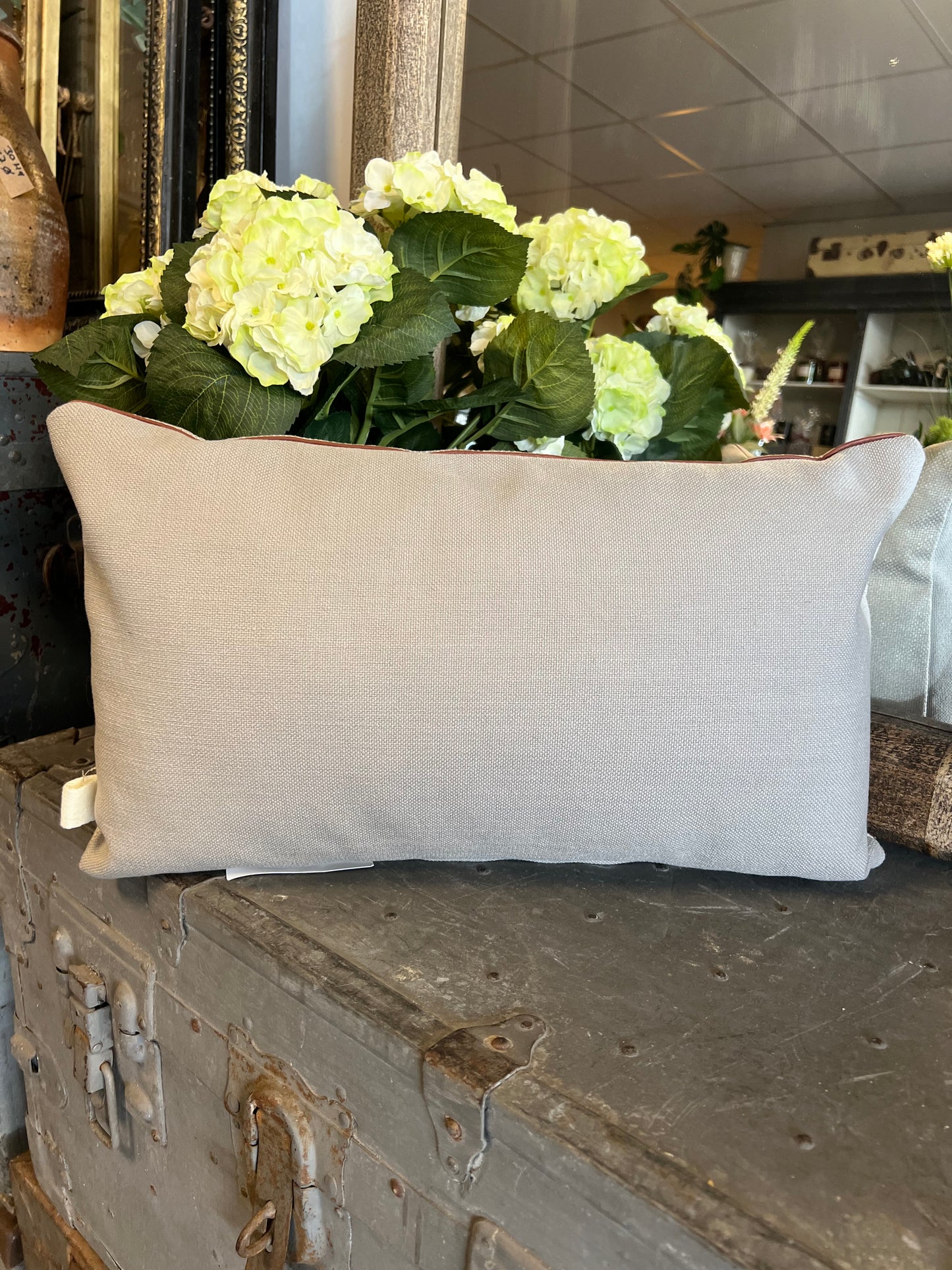 KUSSEN | BEIGE | MERCI