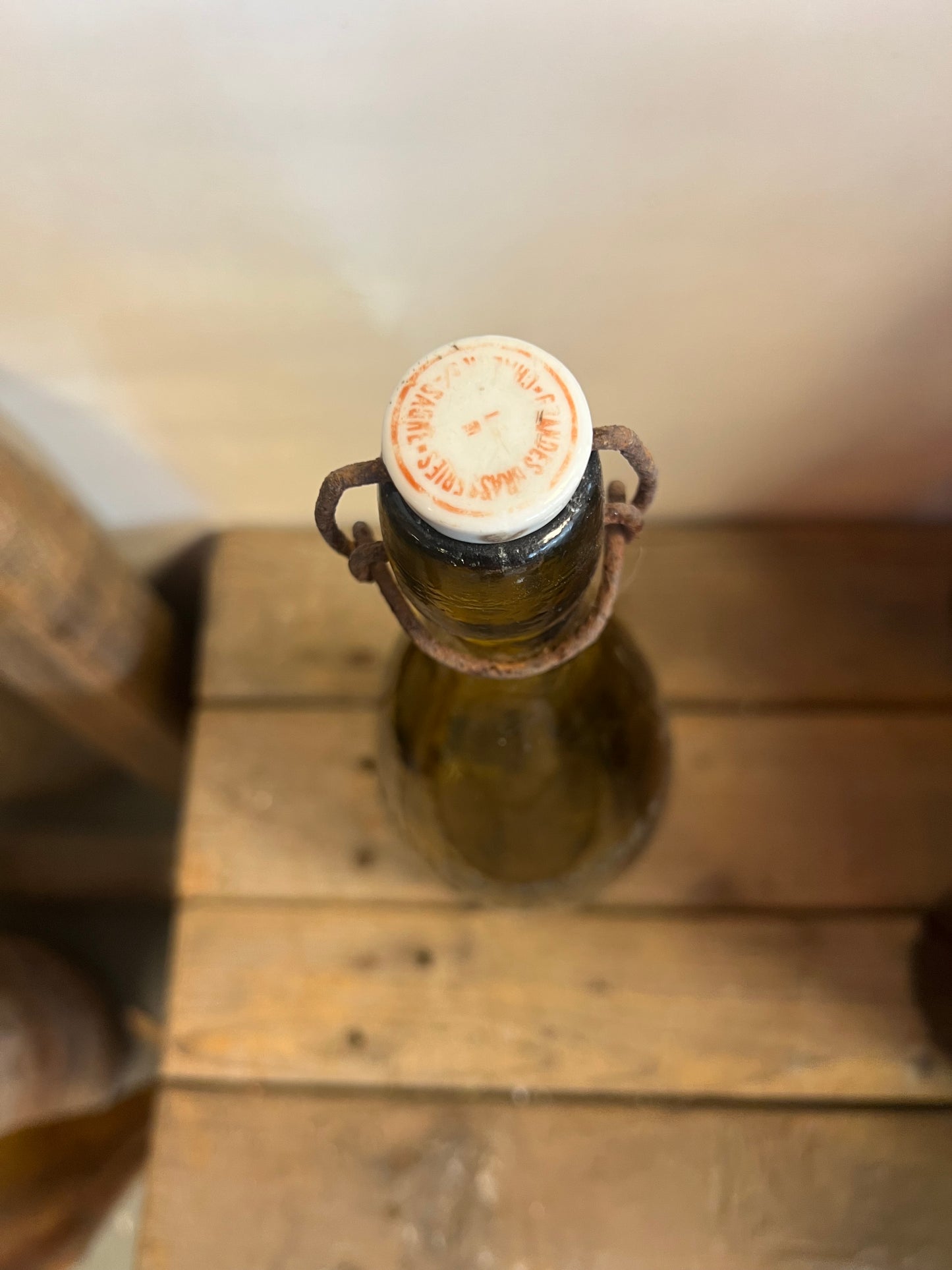 OUDE | FLESSEN | MET | PORSELEINEN | DOP | BROCANTE