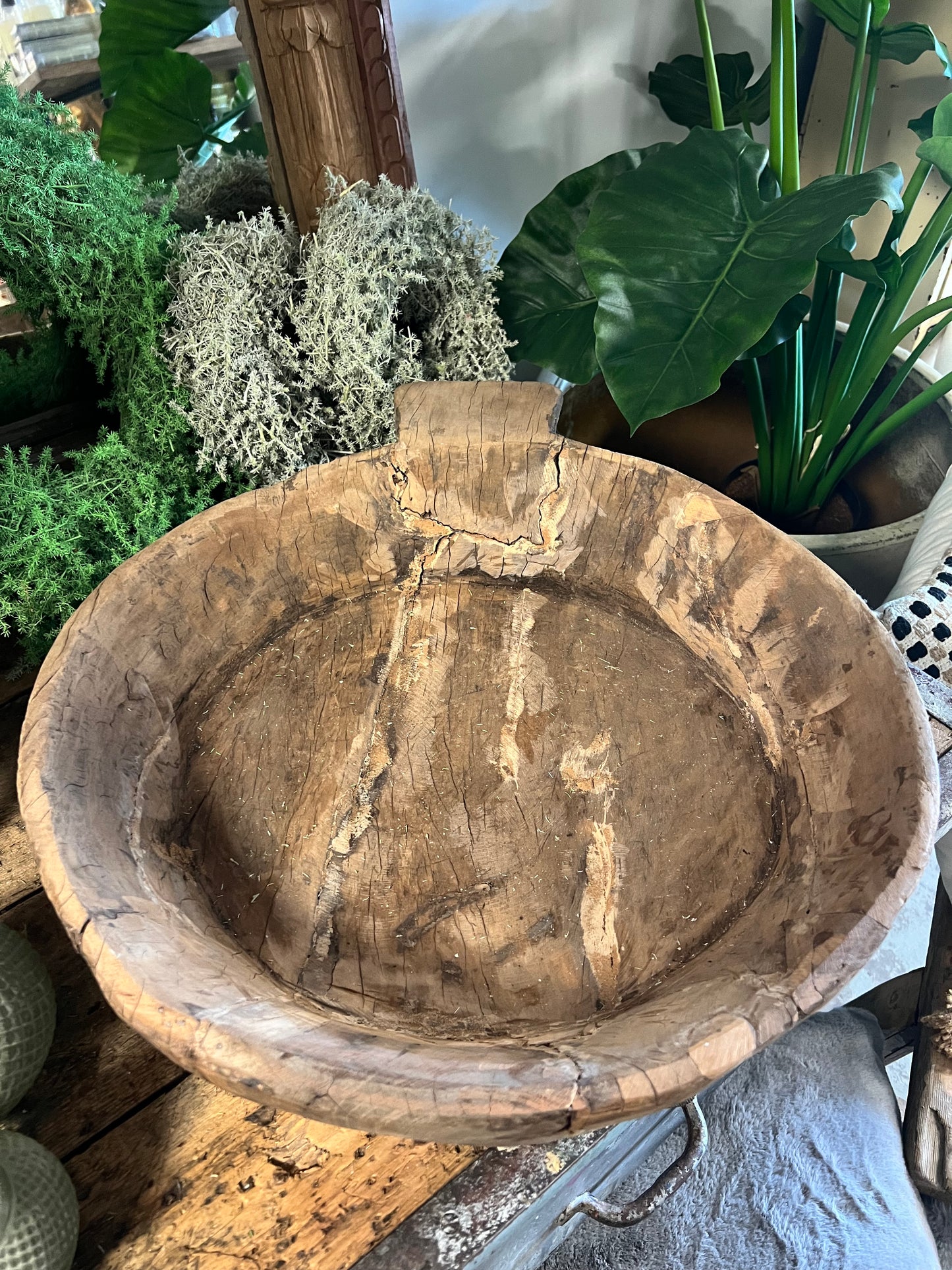 OUDE | HOUTEN | SCHAAL