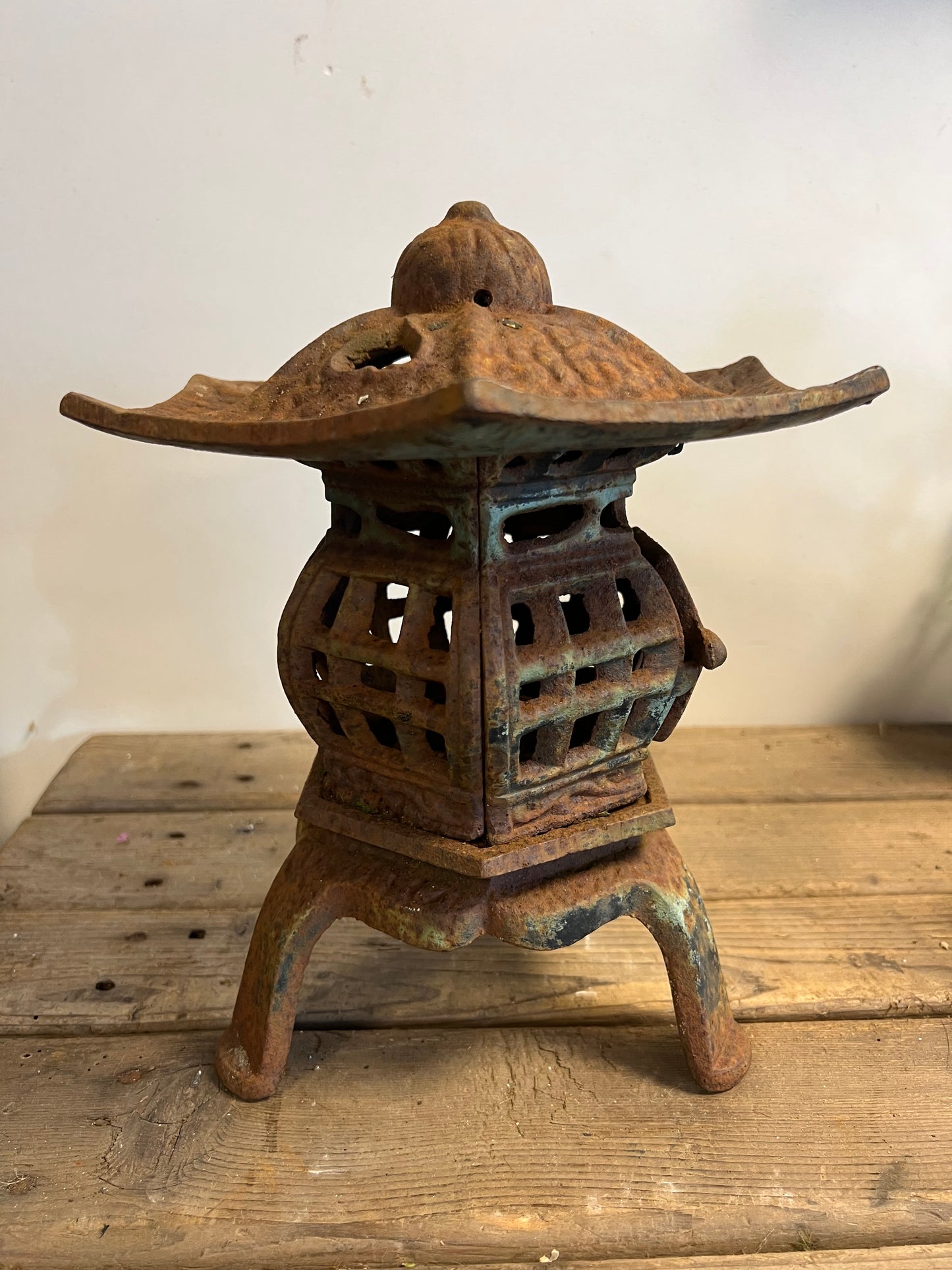 PAGODE | GIETIJZER | ROEST | BROCANTE