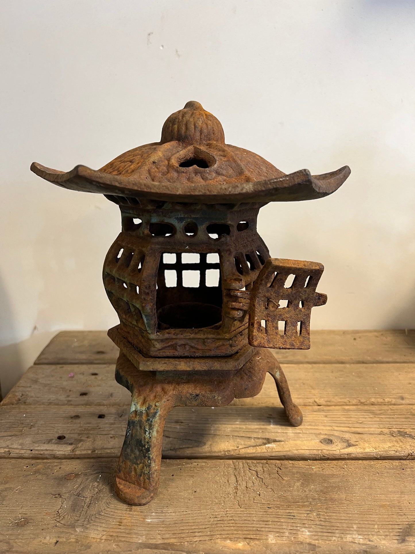 PAGODE | GIETIJZER | ROEST | BROCANTE