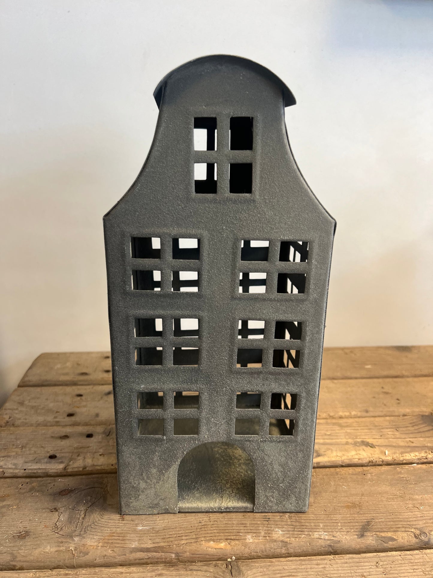 IJZEREN | HUIS | WINDLICHT