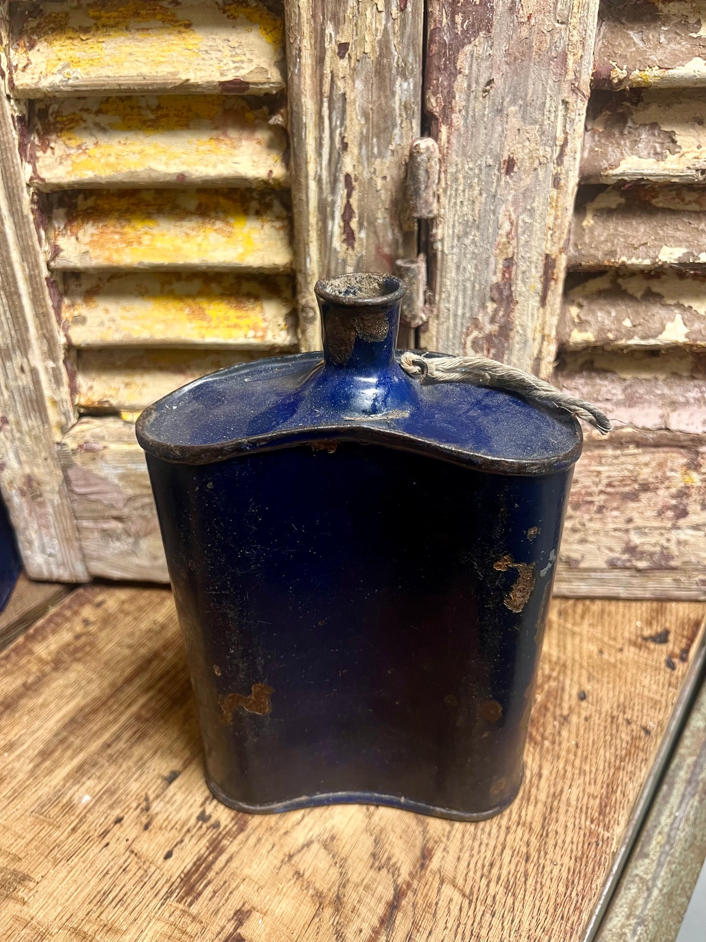 OUDE | BLAUWE | EMAILLE | VELDFLESSEN