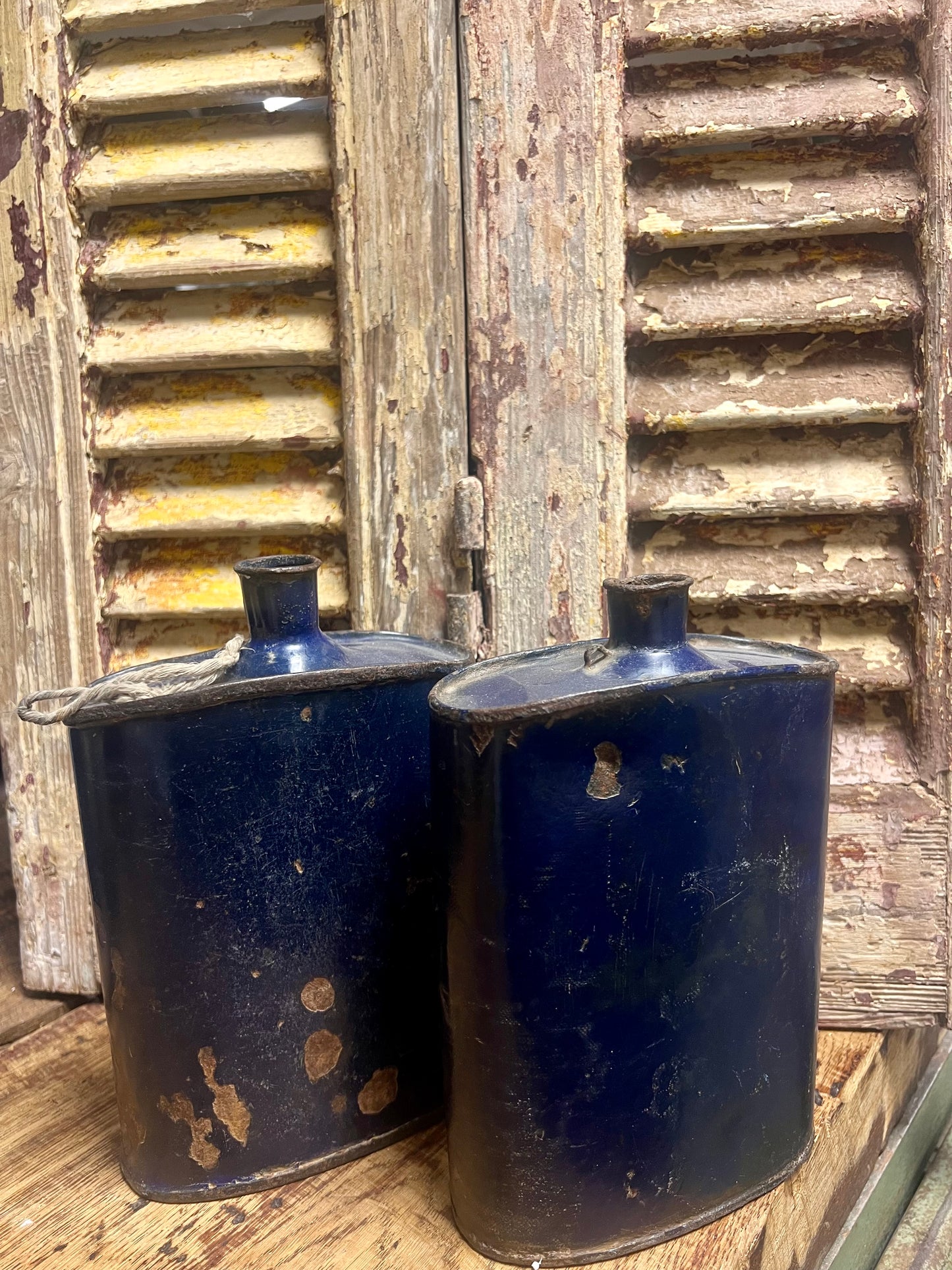 OUDE | BLAUWE | EMAILLE | VELDFLESSEN