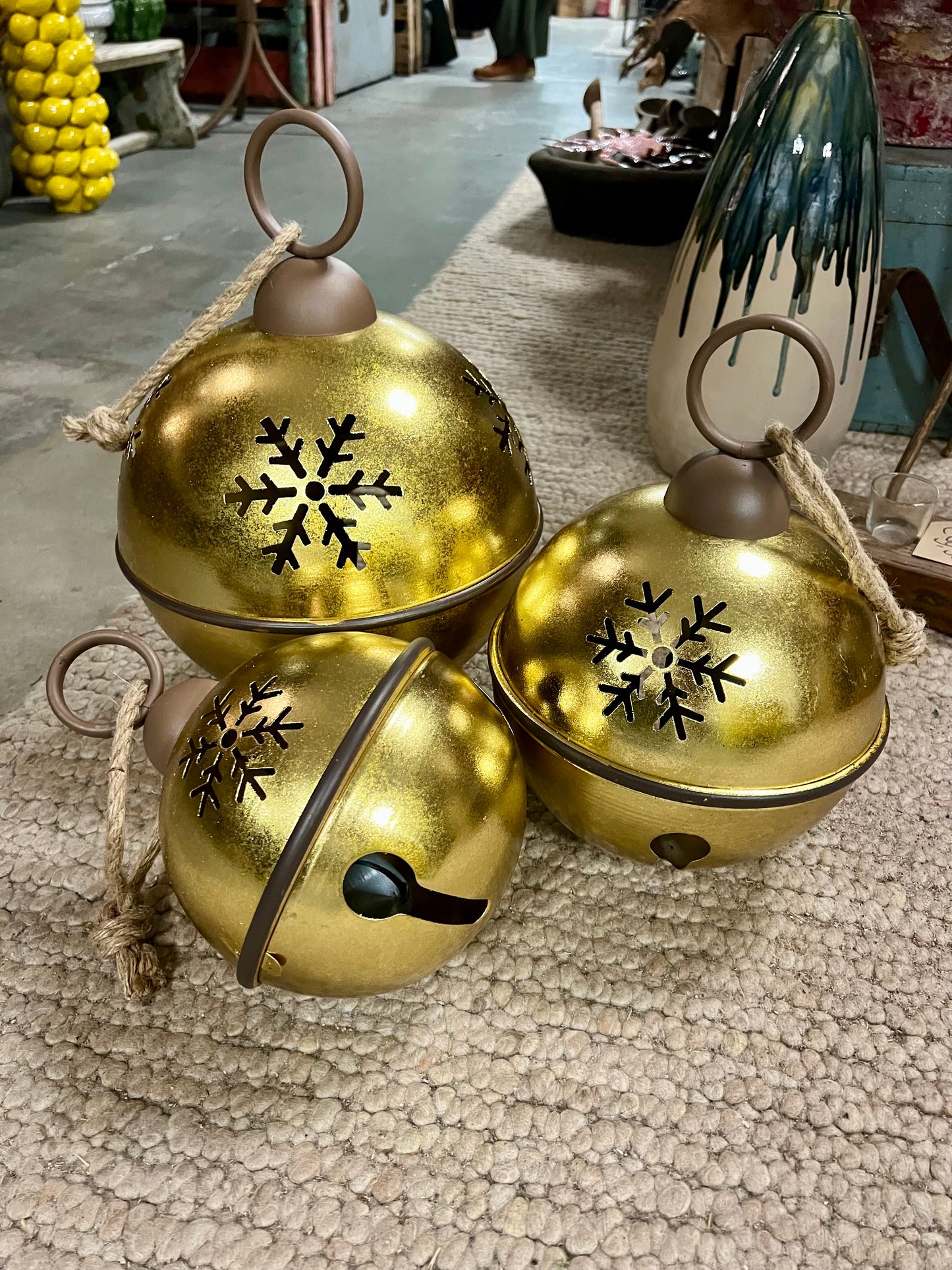 SET | VAN | 3 | GROTE | KERSTBALLEN | IN | 2 KLEUREN | VERKRIJGBAAR