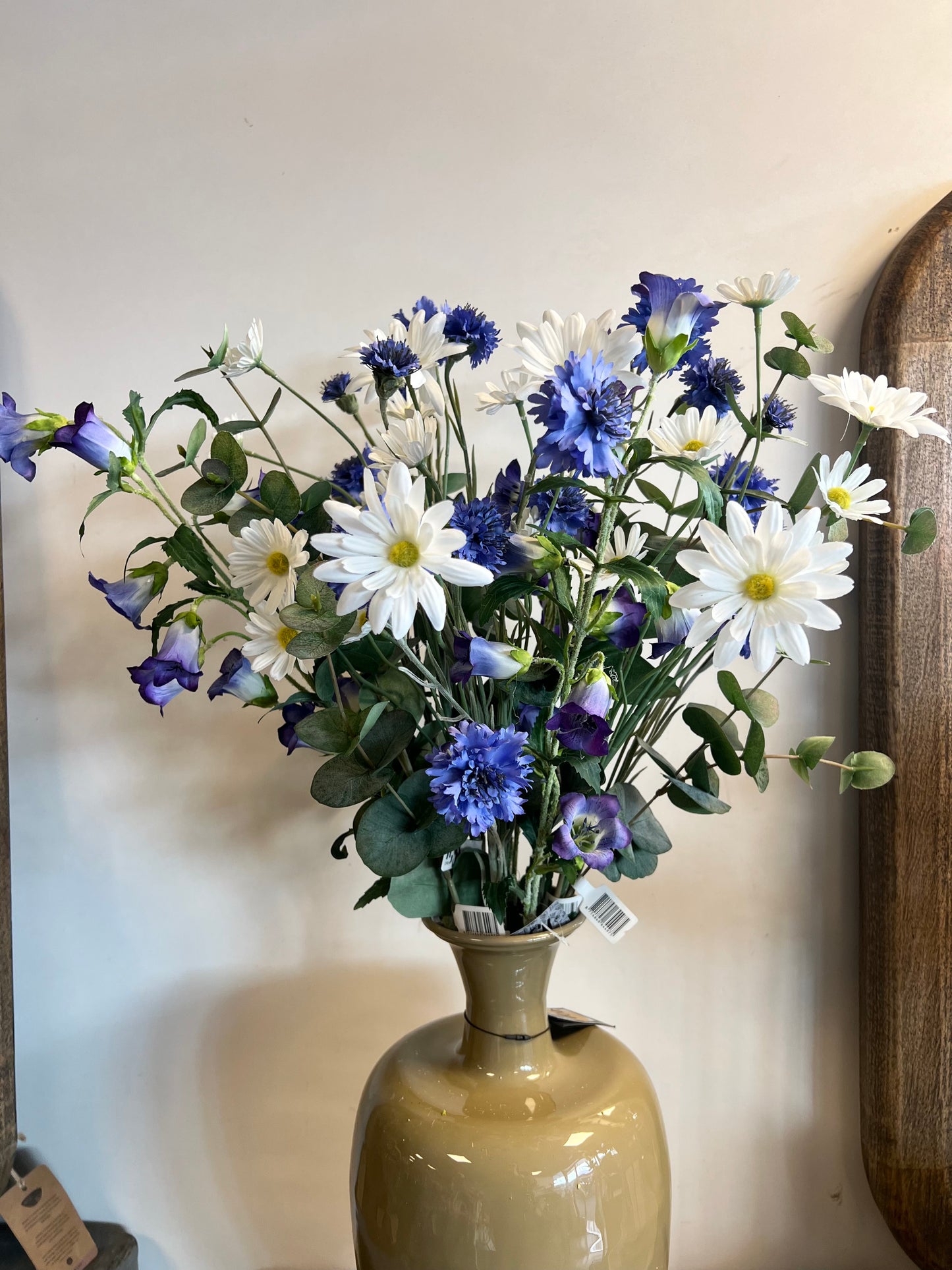 BOEKT | WIT | BLAUW | KORENBLOEMEN