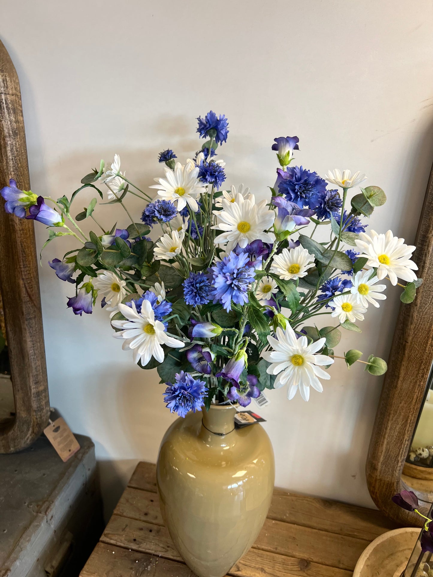BOEKT | WIT | BLAUW | KORENBLOEMEN