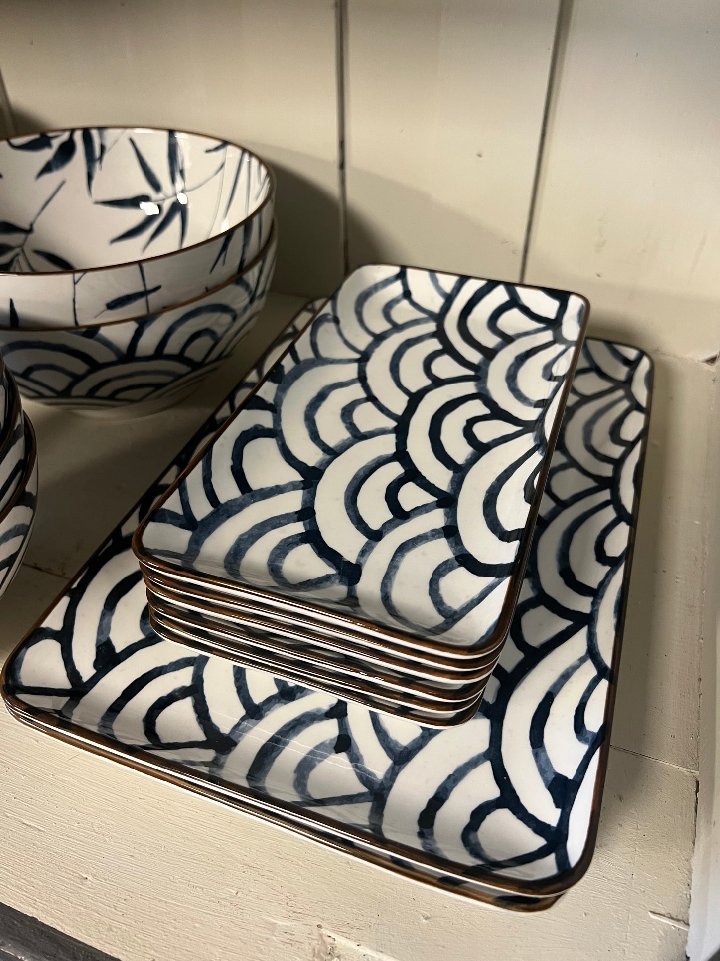 SERVIES | GUSTO | AARDEWERK | REGENBOOG