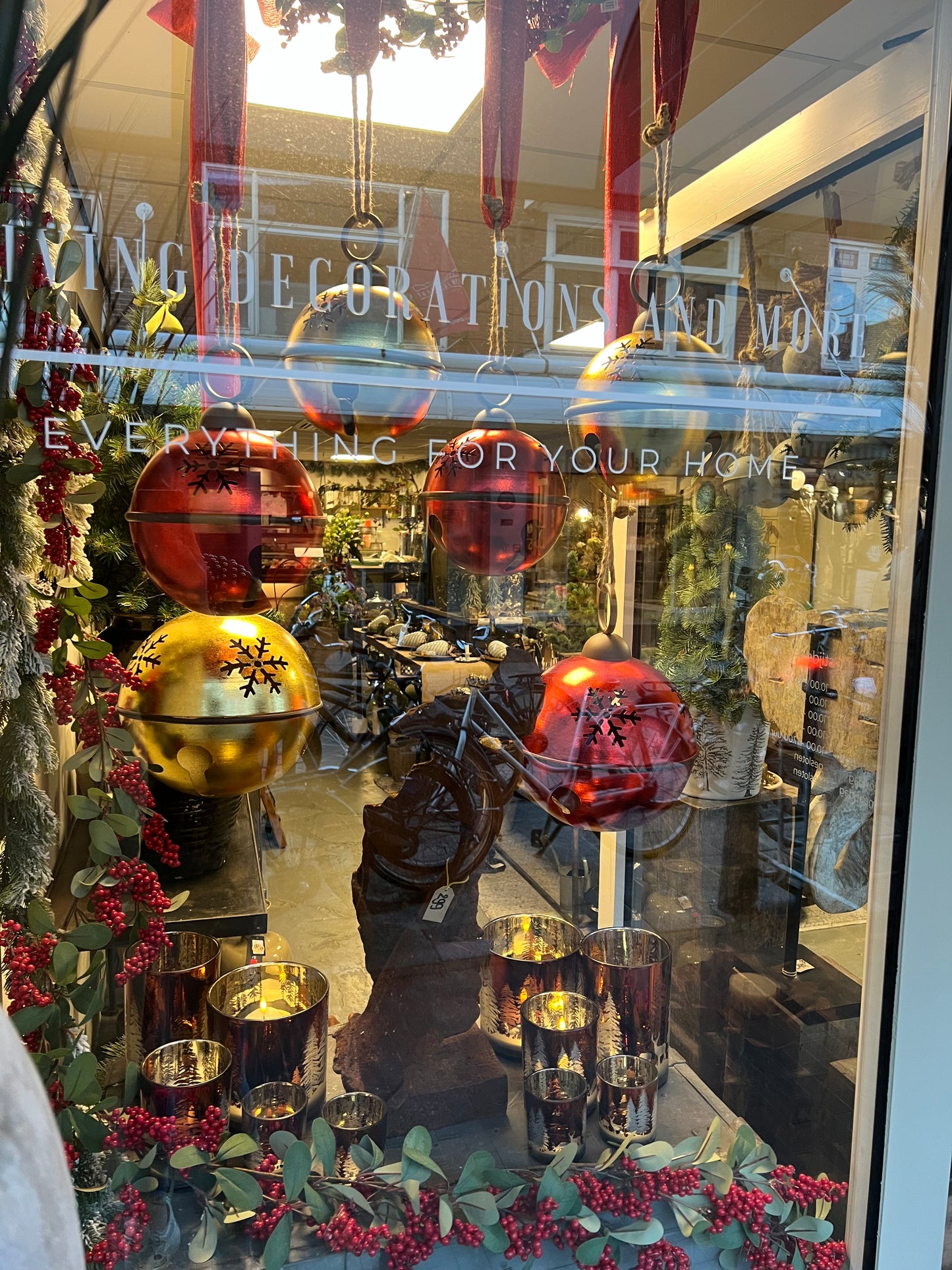 SET | VAN | 3 | GROTE | KERSTBALLEN | IN | 2 KLEUREN | VERKRIJGBAAR