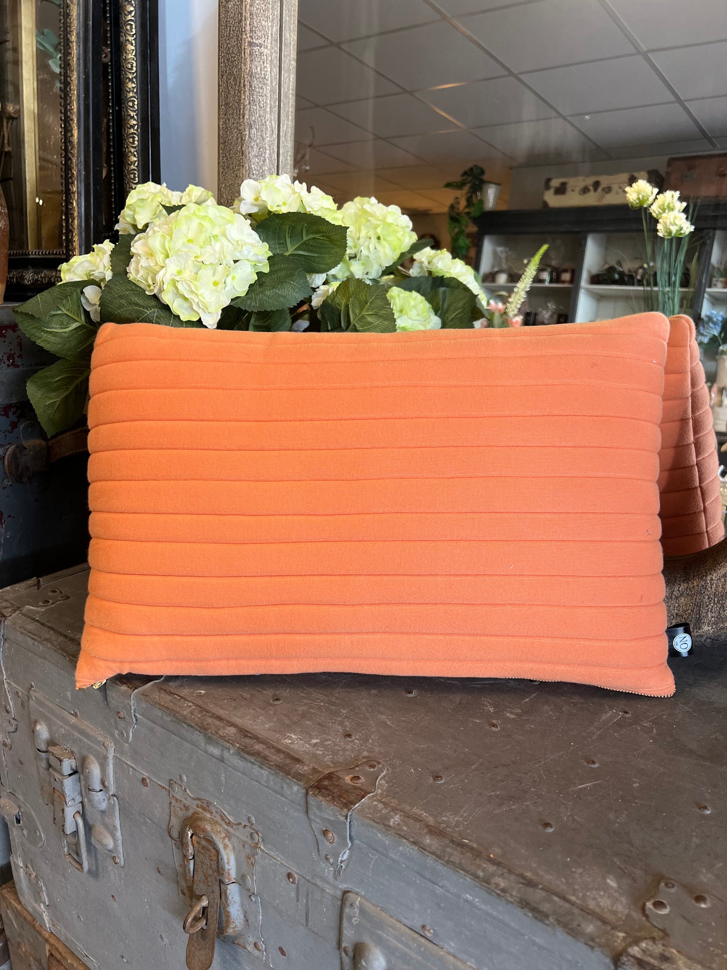 KUSSEN | ORANJE