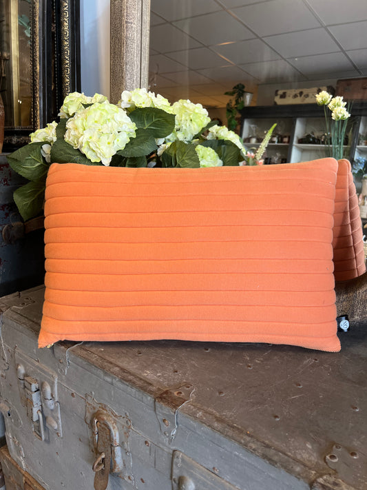 KUSSEN | ORANJE