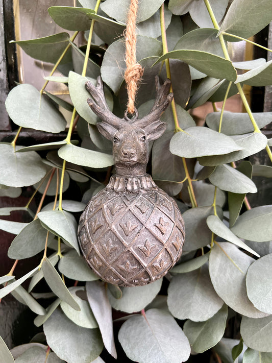 ORNAMENT | HERT | GRIJS