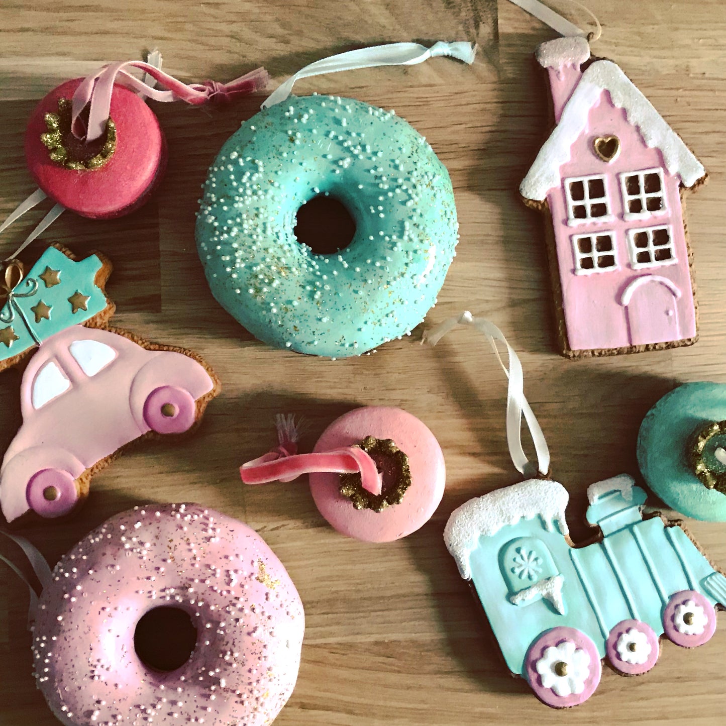 DONUT | ROZE | KERSTBAL